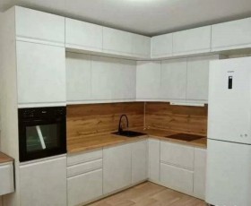 Модульная кухня Бруклин 2.4 x 2 м (Бетон белый) в Красноярске - krasnoyarsk.katalogmebeli.com | фото 15
